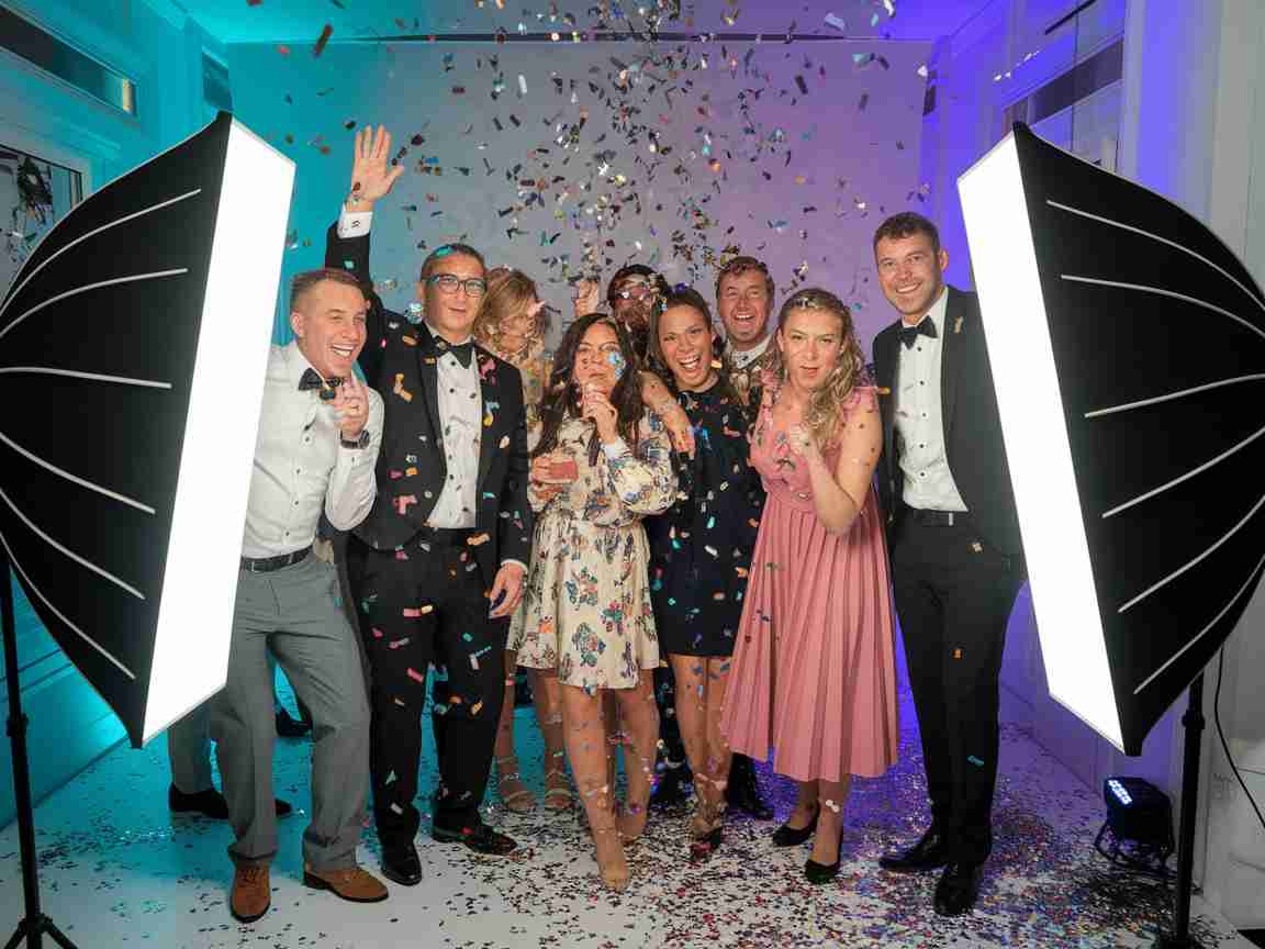 An image illustrating Crafting Memorable Photo Booth Templates for Events